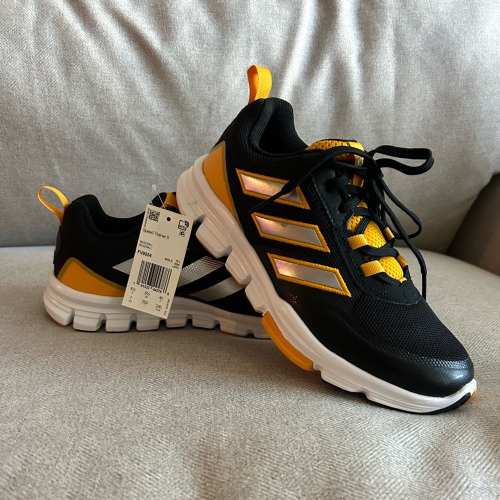 Adidas Speed Trainer 5 Turf Shoes- Men’s 7/ Women’s 8 (40)- Baseball/Softball